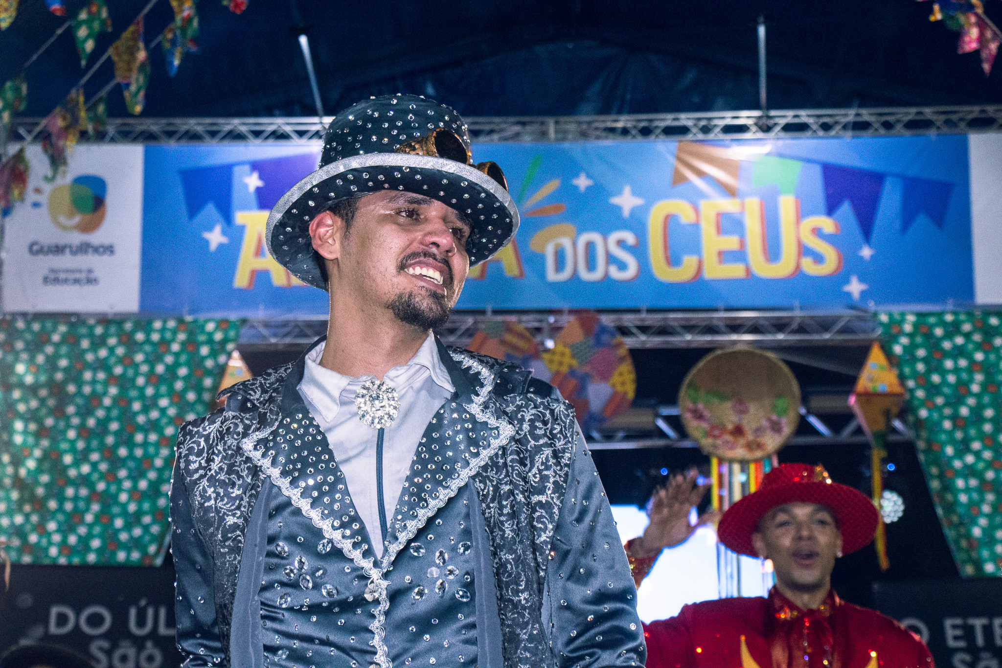 show 3-004